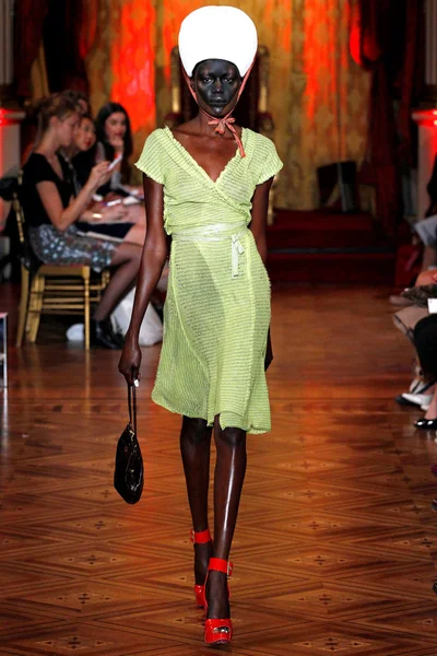 Look 12